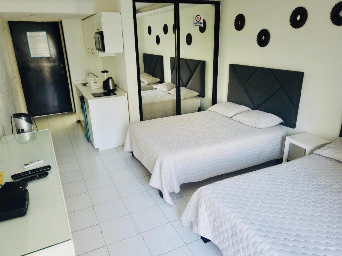 Sky Inn Acapulco Y Condominio Mediterrane Kültér fotó